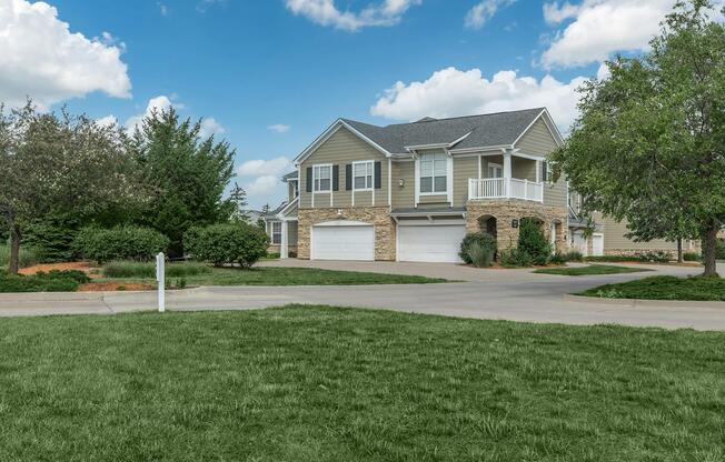 WELCOME HOME TO THE MANSIONS AT HEMINGWAY