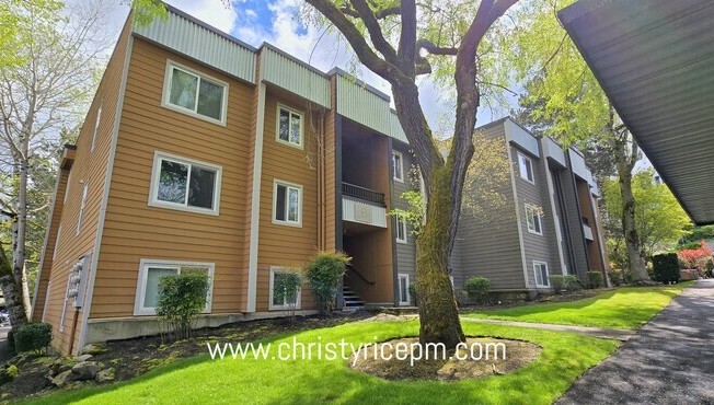 718 KIRKLAND CIR