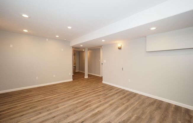 3 beds, 1 bath, 1,500 sqft, $1,350, Unit 1784 Unit B