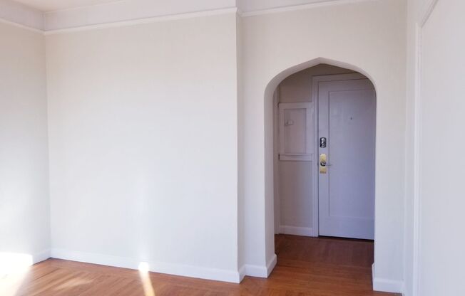 Studio, 1 bath, 450 sqft, $2,400, Unit 705