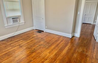 1 bed, 1 bath, $950, Unit 4