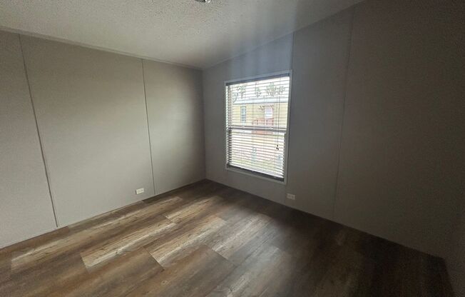 2 beds, 2 baths, $850, Unit B-15
