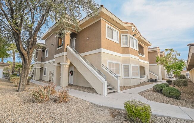 2 beds, 2 baths, $1,700