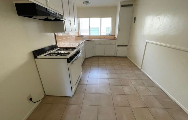 Studio, 1 bath, 360 sqft, $1,650, Unit 03