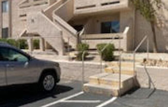Laughlin Bay Village- 2 Bedroom Condo!