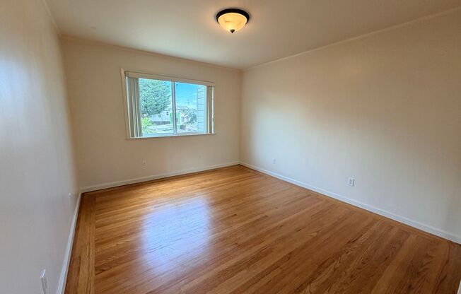Charming Single Family House Across from McLaren Park