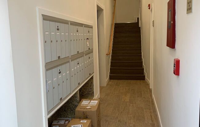 Studio, 1 bath, $1,550, Unit 16-8