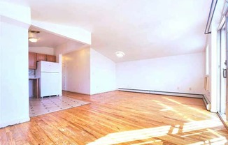 3 beds, 2 baths, $2,600, Unit 3RD FL