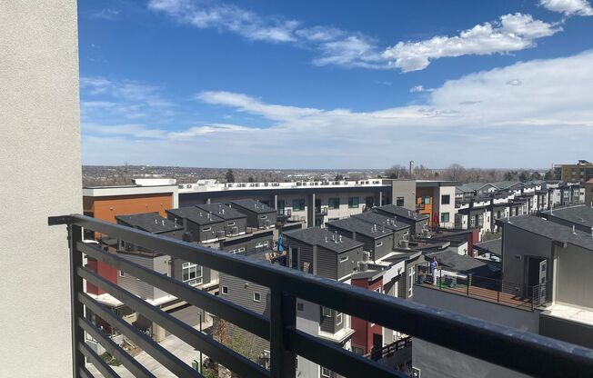 2 beds, 2 baths, 917 sqft, $2,495, Unit 516