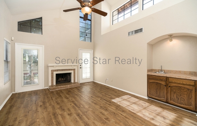8910 S HEATHER DR