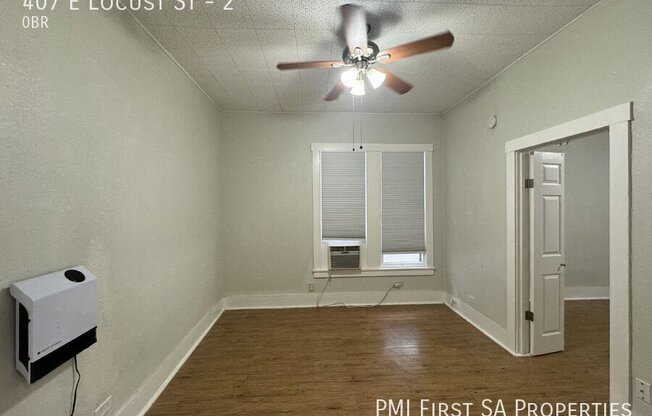 407 E LOCUST ST