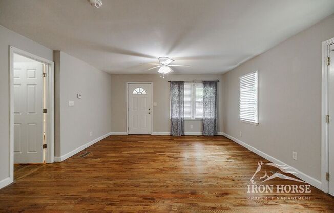 185 ROYAL CT