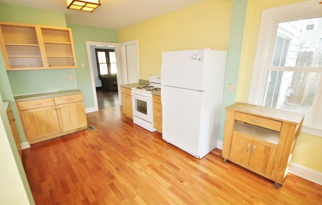 3 beds, 1 bath, $1,999