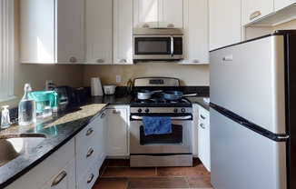 1 bed, 1 bath, 585 sqft, $3,250, Unit 118