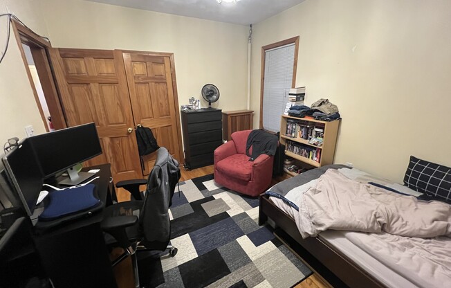 3 beds, 1 bath, $3,995, Unit 2