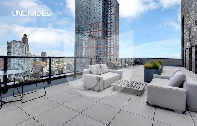 1 bed, 1 bath, 812 sqft, $4,700, Unit 8-L