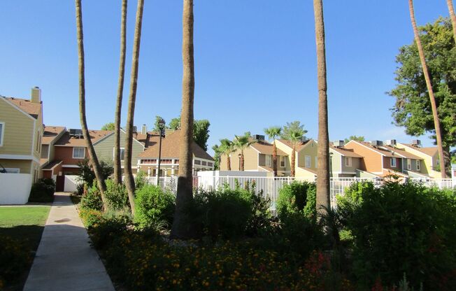 Charming Townhome close to Downtown Chandler