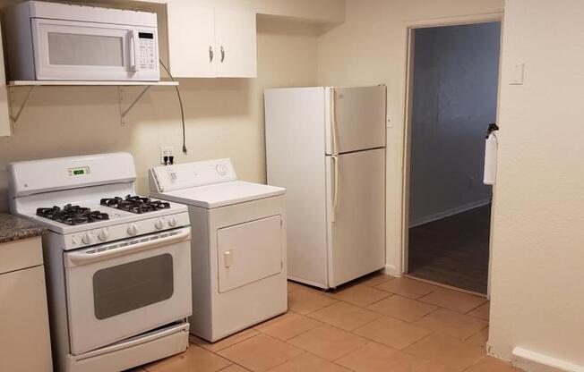 2 beds, 1 bath, $1,195