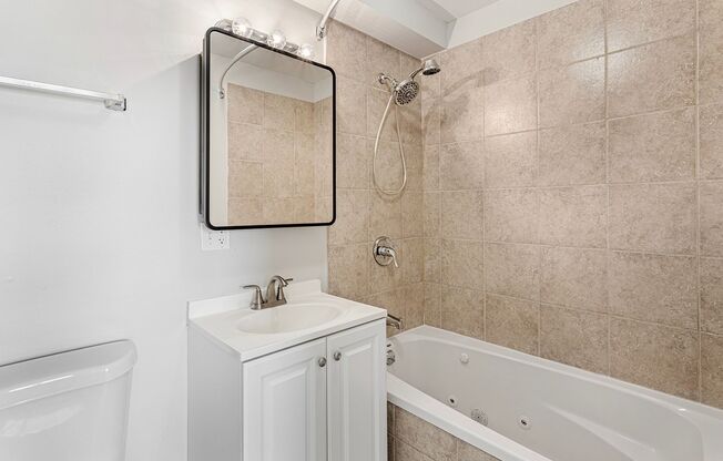 2 beds, 2 baths, 664 sqft, $2,250, Unit 508