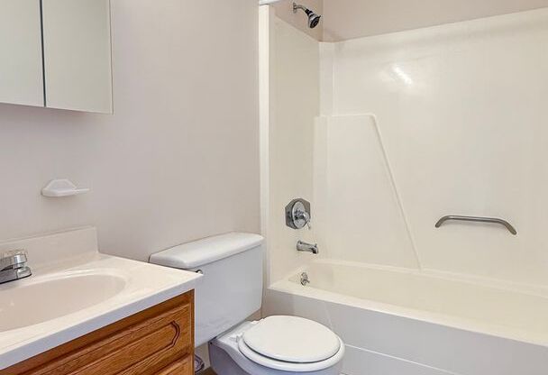 1 bed, 1 bath, 476 sqft, $1,280, Unit 405