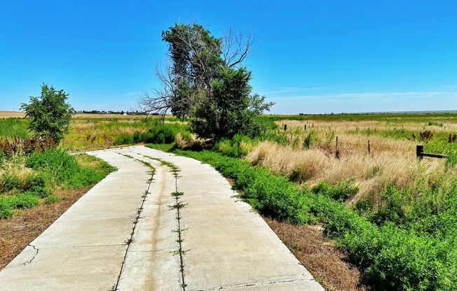 Quiet Guest House 2 Bed 1 Bath in the Country on 10 Acre Lot in Strasburg!
