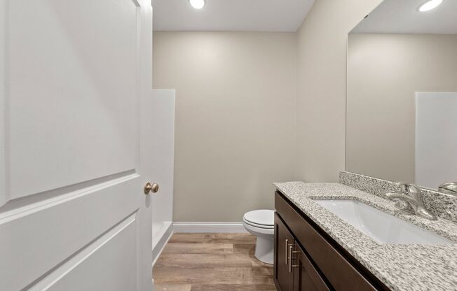 2 beds, 2 baths, 977 sqft, $925, Unit 221