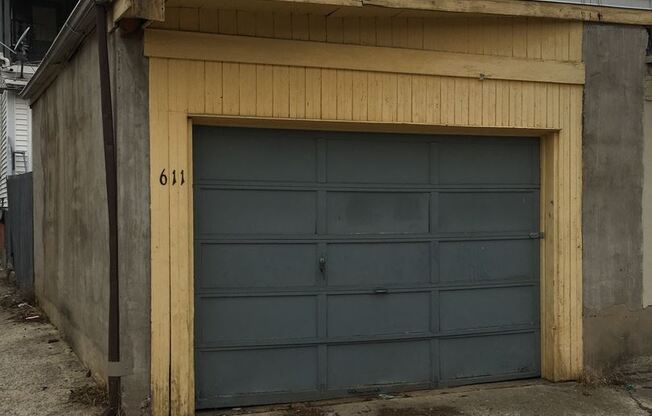 611 Pear St.
