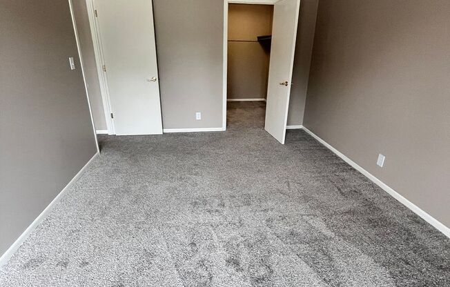 2 beds, 1 bath, 900 sqft, $949, Unit 232