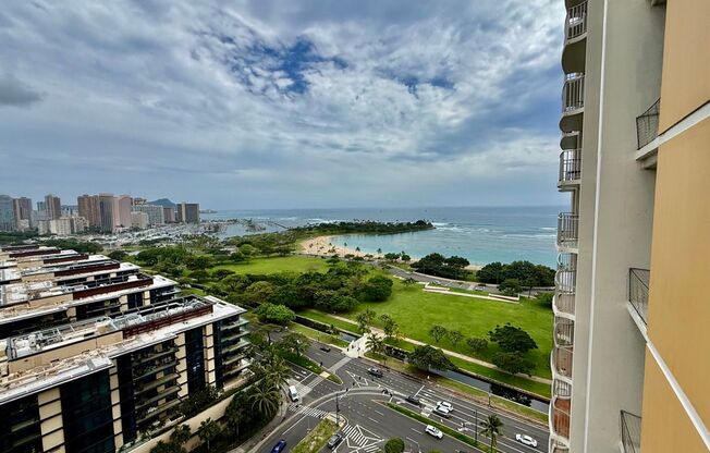 2 beds, 2 baths, $3,800, Unit 1350 Ala Moana