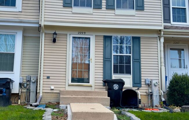 Charming 2 Bedroom/2 Bathroom Townhome in Windsor Mill, MD!