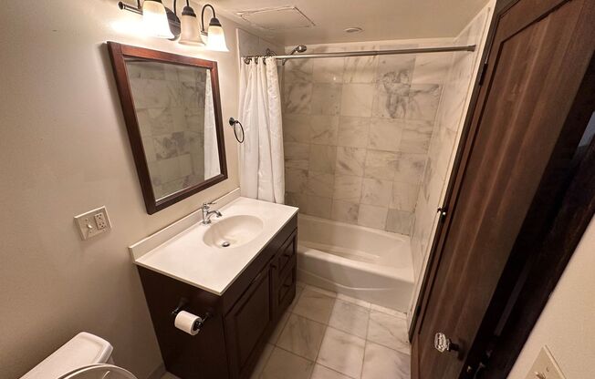 Studio, 1 bath, 450 sqft, $995, Unit B01