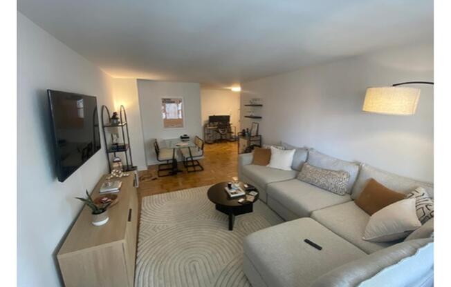 1 bed, 1 bath, 745 sqft, $5,249, Unit 3TT