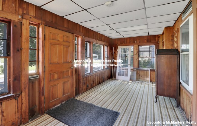 300 PLEASANT ST