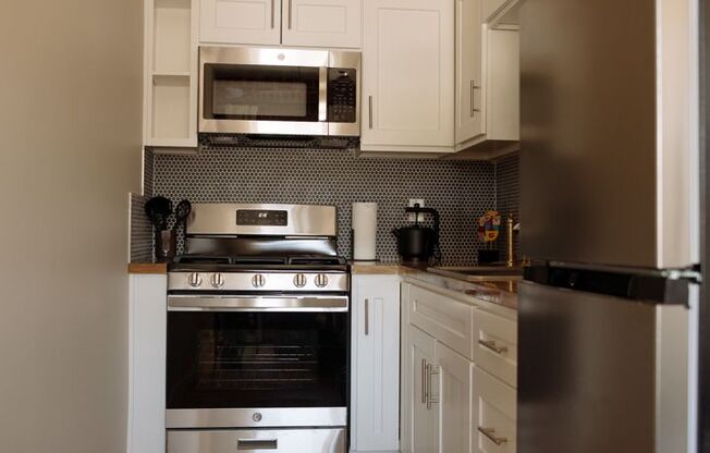 Studio, 1 bath, 275 sqft, $2,199, Unit 402