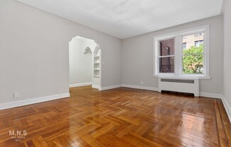 189 E 18 ST