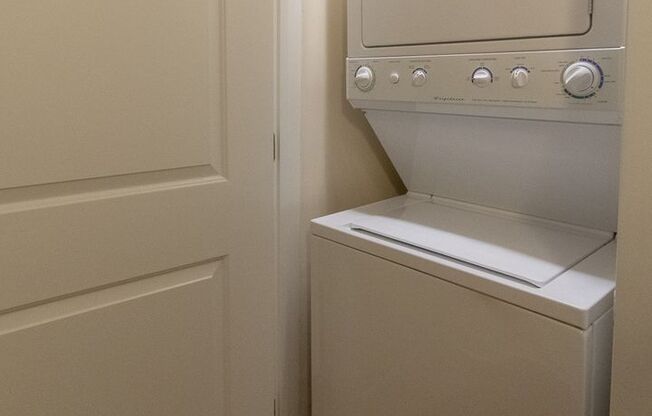 2 beds, 2 baths, 920 sqft, $1,150, Unit 116