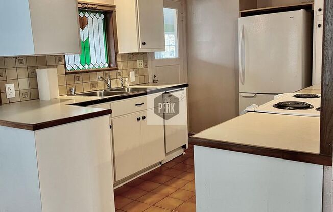 2 beds, 1 bath, $2,320