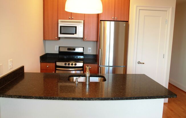 2 beds, 2 baths, 850 sqft, $3,700, Unit 301