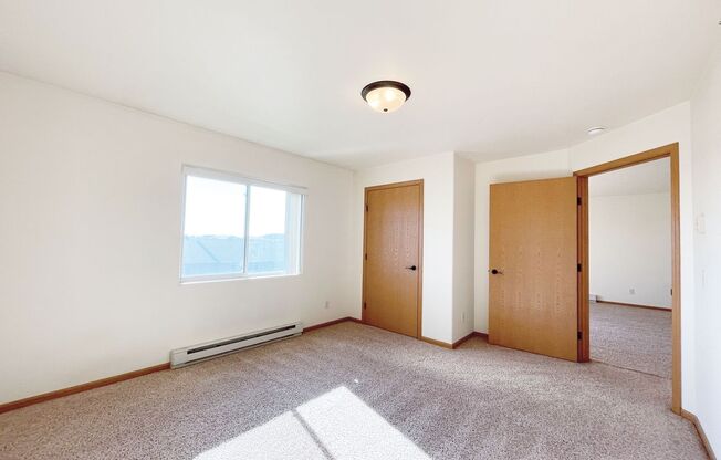 1 bed, 1 bath, 815 sqft, $975, Unit 105