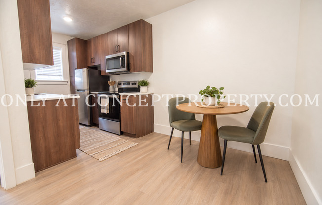 Studio, 1 bath, 425 sqft, $1,149, Unit 20