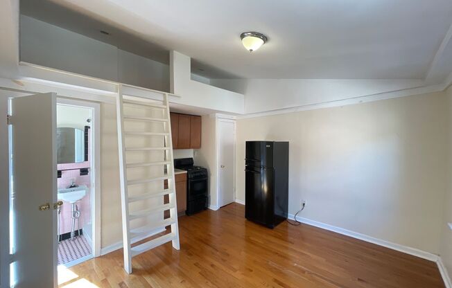 Studio, 1 bath, $995, Unit 6