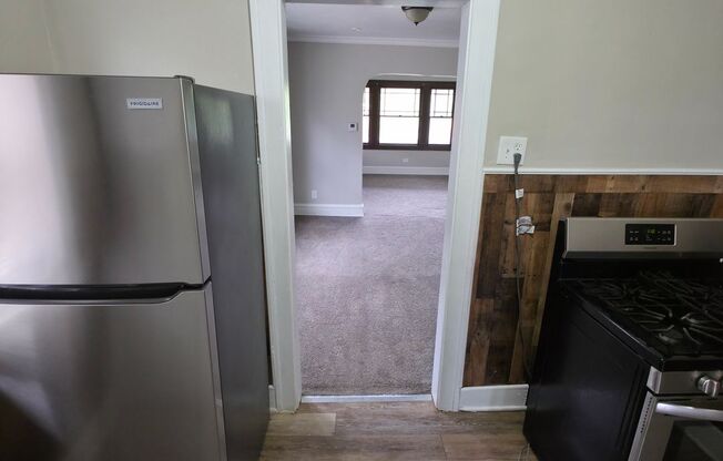 1394 Larchmont Rd
