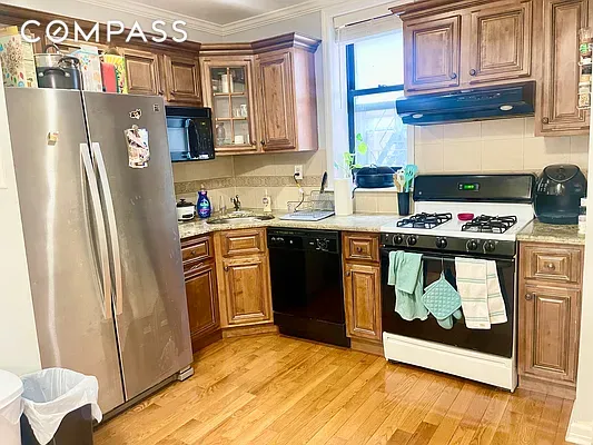 2 beds, 1 bath, $2,895, Unit 4