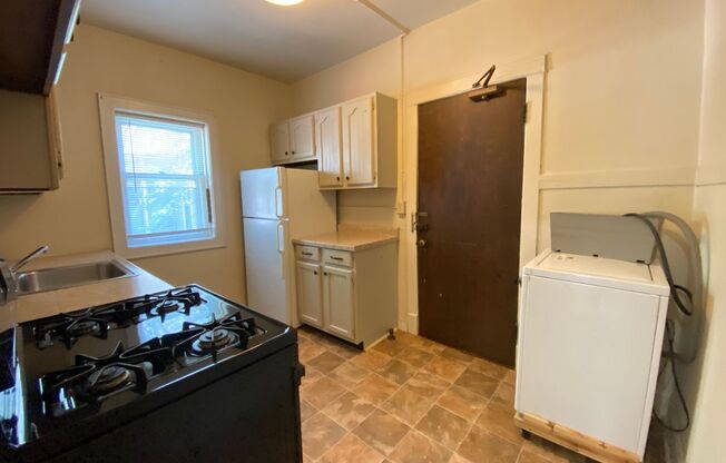 1 bed, 1 bath, $1,125, Unit 1
