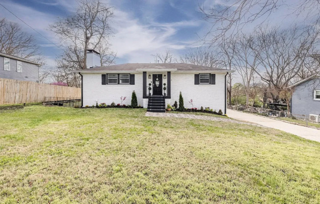 4Bedroom/3Bathroom Home in Charlotte Park