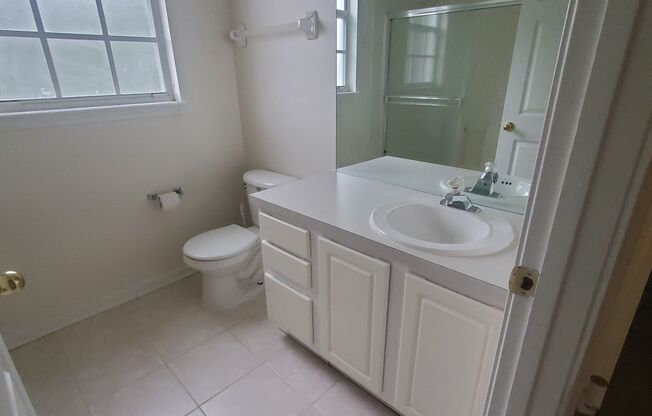 3 beds, 2 baths, 1,206 sqft, $1,625, Unit 10550 Baymeadows Rd. #628