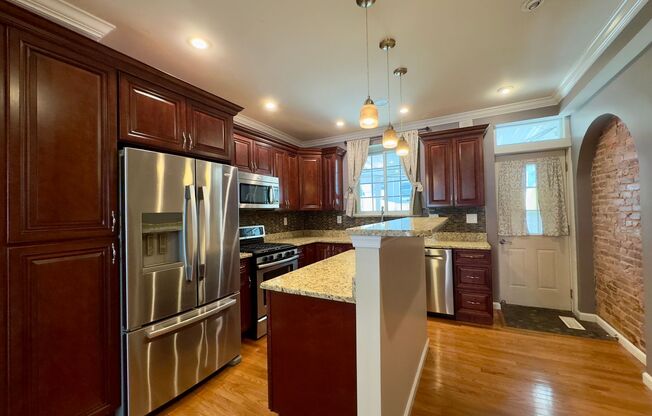 Charming 2BD/3BA Townhome in Highlandtown, Baltimore, MD!