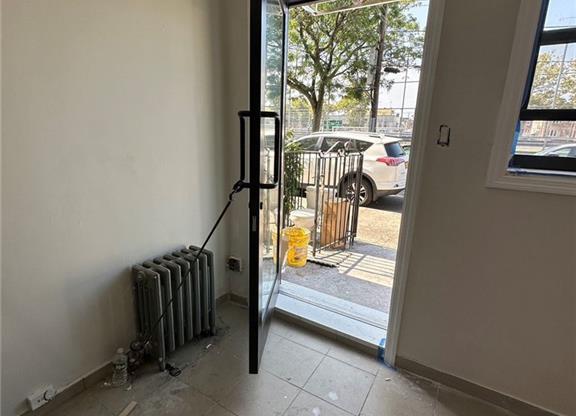 Studio, 280 sqft, $1,500