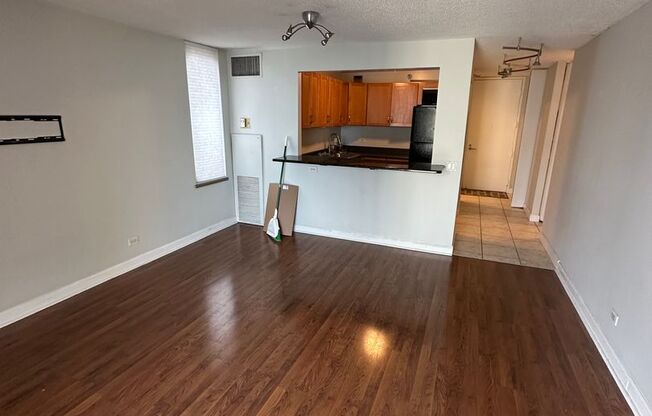 1 bed, 1 bath, $2,100, Unit # 2007