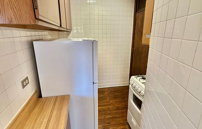 1 bed, 1 bath, 425 sqft, $1,725, Unit 233-301